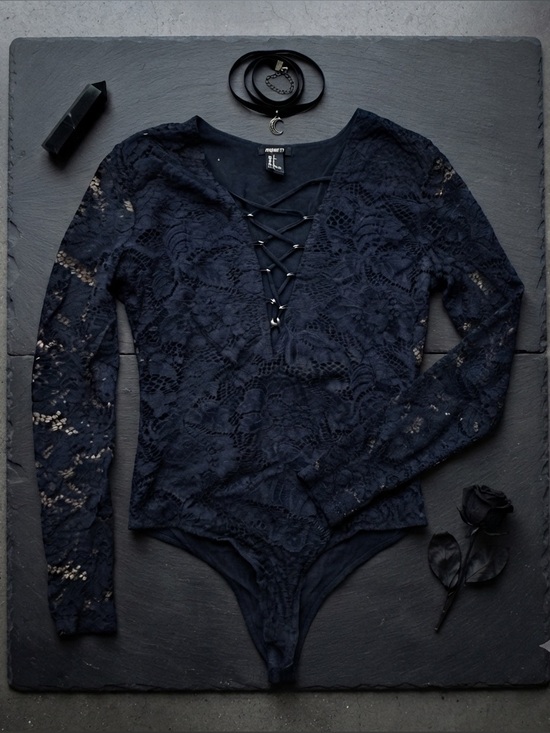 Forever 21 Tops - Forever 21 Black Lace Long Sleeve Bodysuit Size Small Gothcore Minimalist
